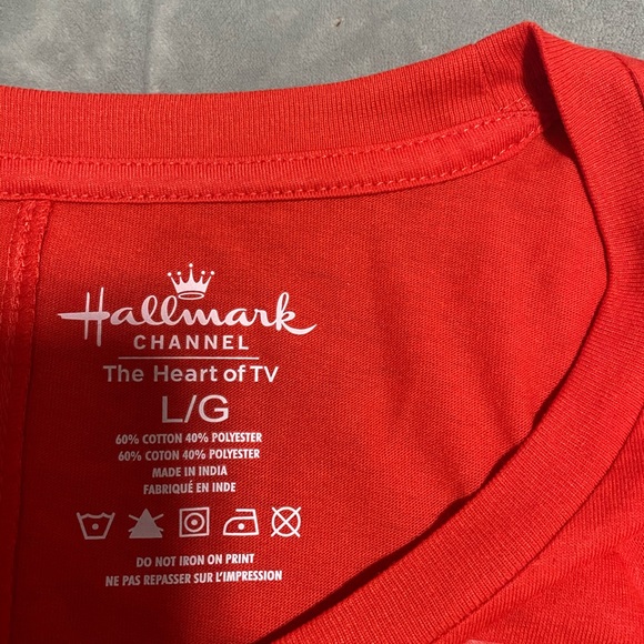 NWT! Hallmark Christmas Tee - Picture 6 of 7